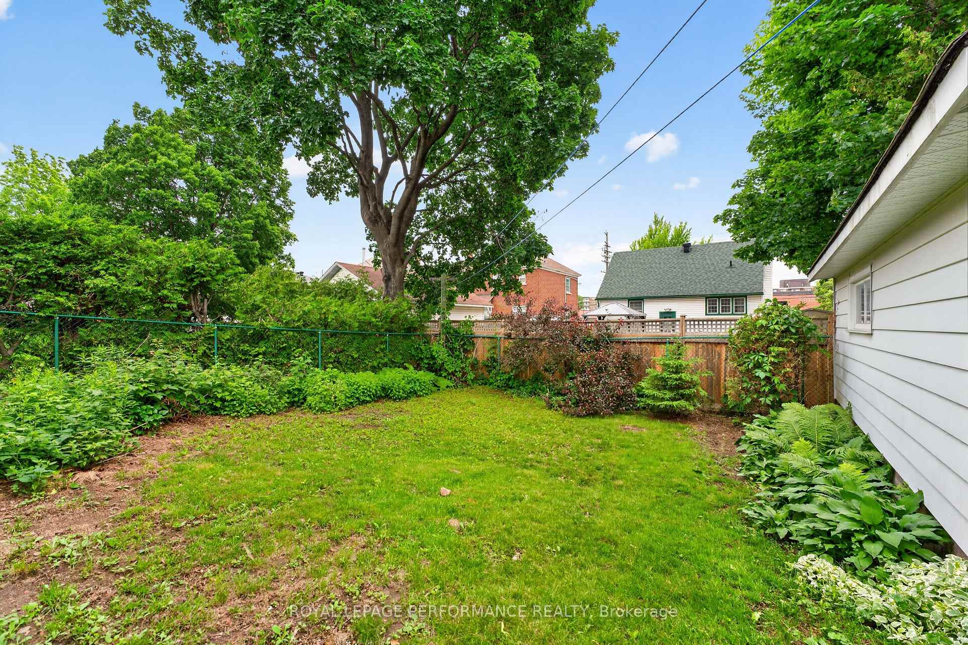 Photo 24 of 245 Compton Avenue, Ottawa, Woodroffe — HOMEH