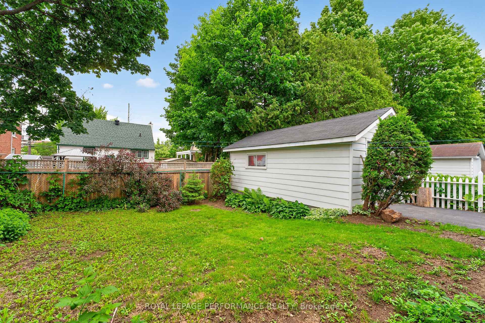 Photo 25 of 245 Compton Avenue, Ottawa, Woodroffe — HOMEH