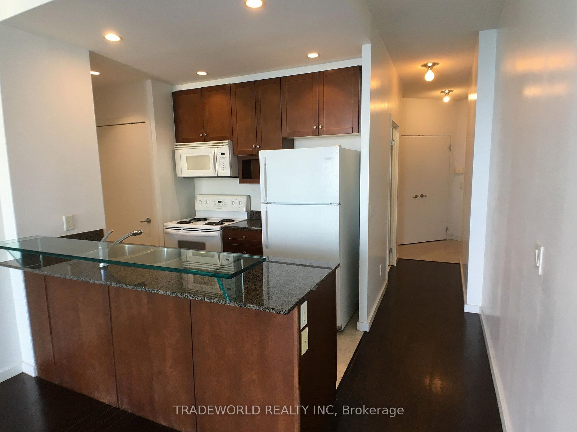 Photo 3 of Unit 2805, 208 Queens Quay W, Toronto, Waterfront Communities — HOMEH