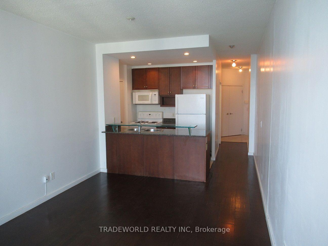 Photo 4 of Unit 2805, 208 Queens Quay W, Toronto, Waterfront Communities — HOMEH