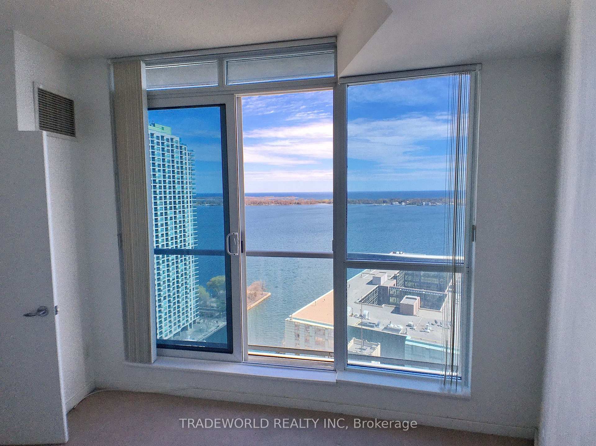 Photo 7 of Unit 2805, 208 Queens Quay W, Toronto, Waterfront Communities — HOMEH