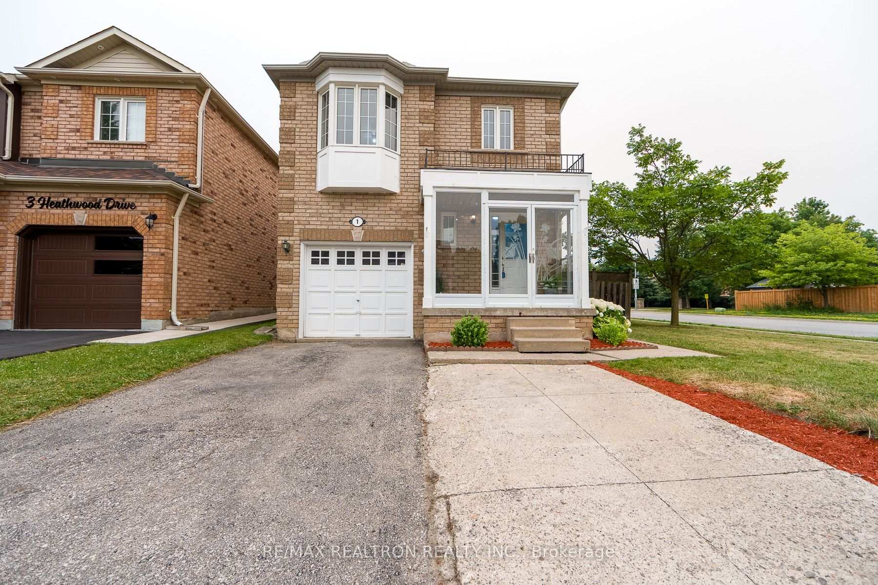 Photo 2 of 1 Heathwood Drive, Brampton, Fletcher's Meadow — HOMEH