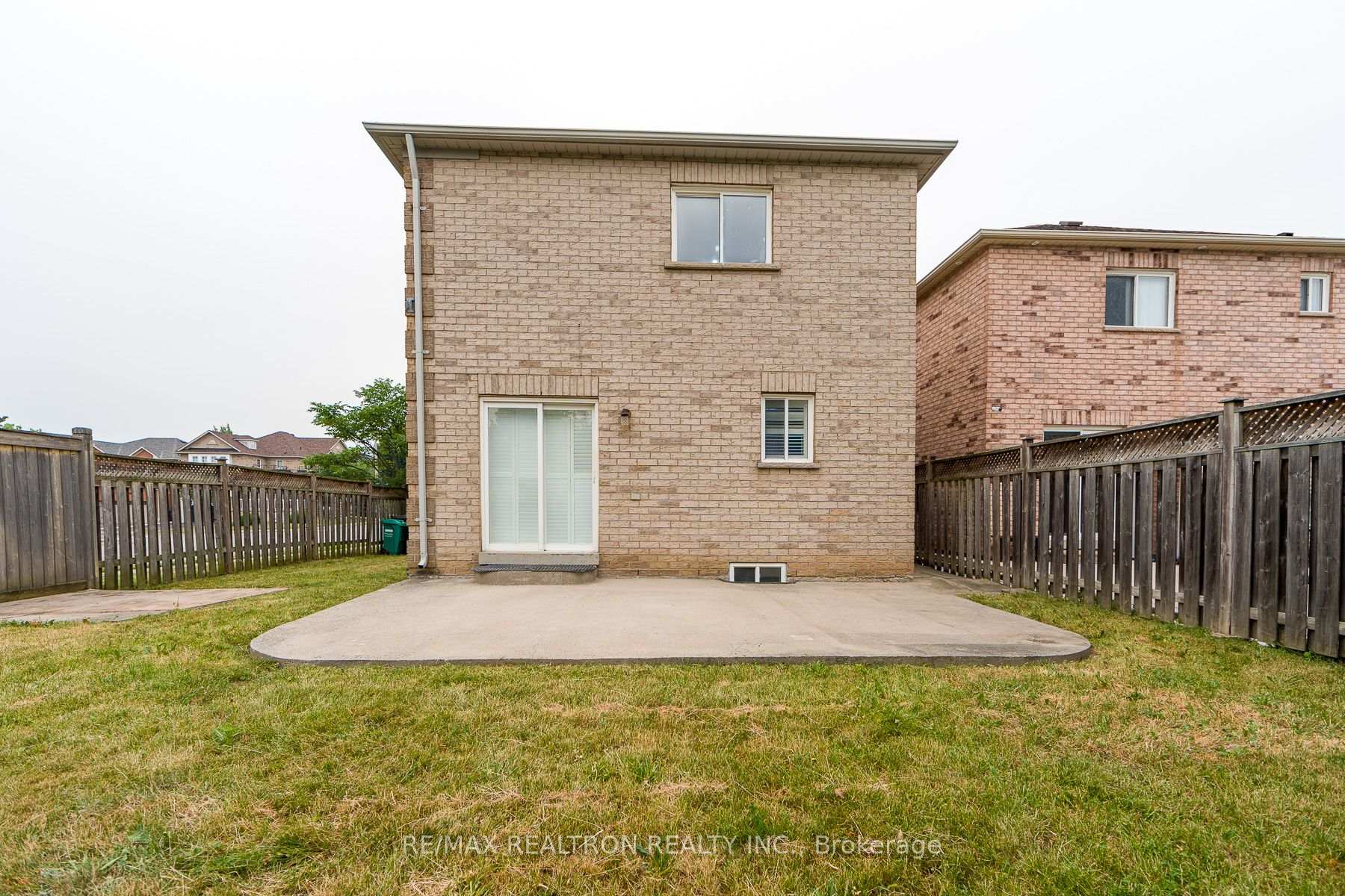 Photo 5 of 1 Heathwood Drive, Brampton, Fletcher's Meadow — HOMEH