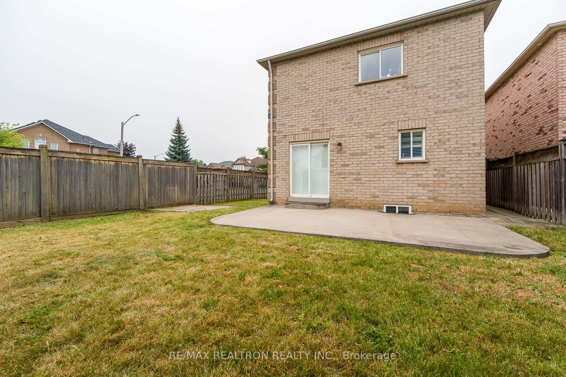 Photo 6 of 1 Heathwood Drive, Brampton, Fletcher's Meadow — HOMEH