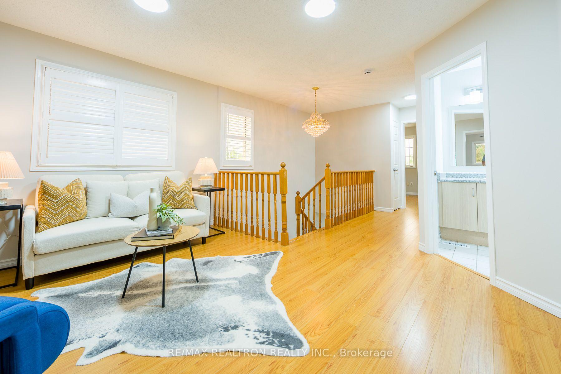 Photo 10 of 1 Heathwood Drive, Brampton, Fletcher's Meadow — HOMEH