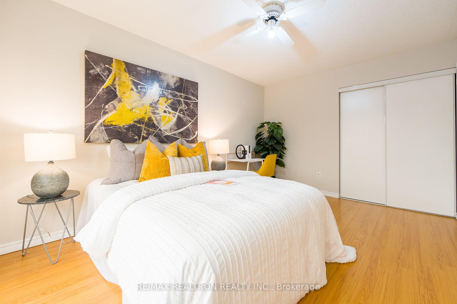 Photo 14 of 1 Heathwood Drive, Brampton, Fletcher's Meadow — HOMEH