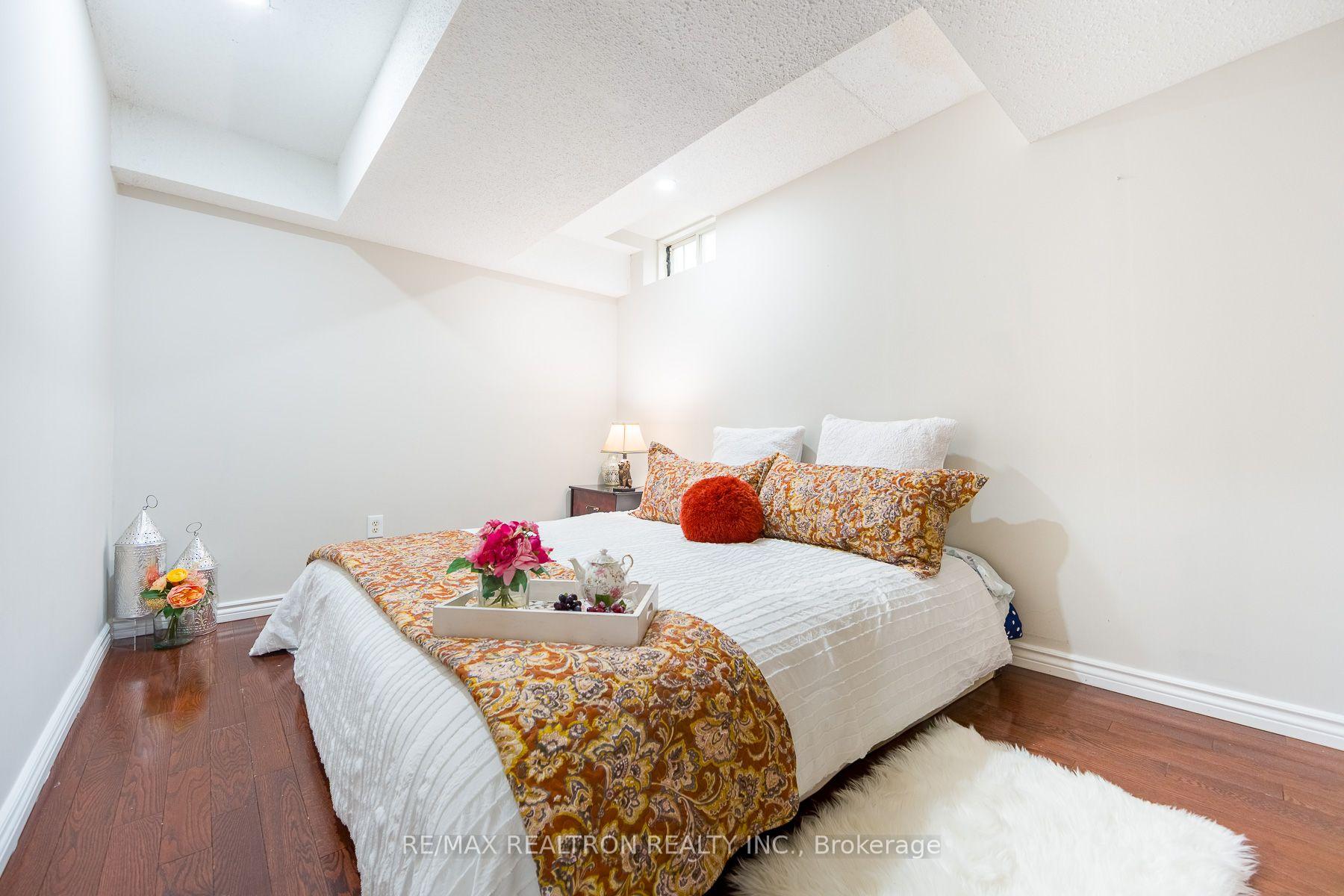 Photo 19 of 1 Heathwood Drive, Brampton, Fletcher's Meadow — HOMEH