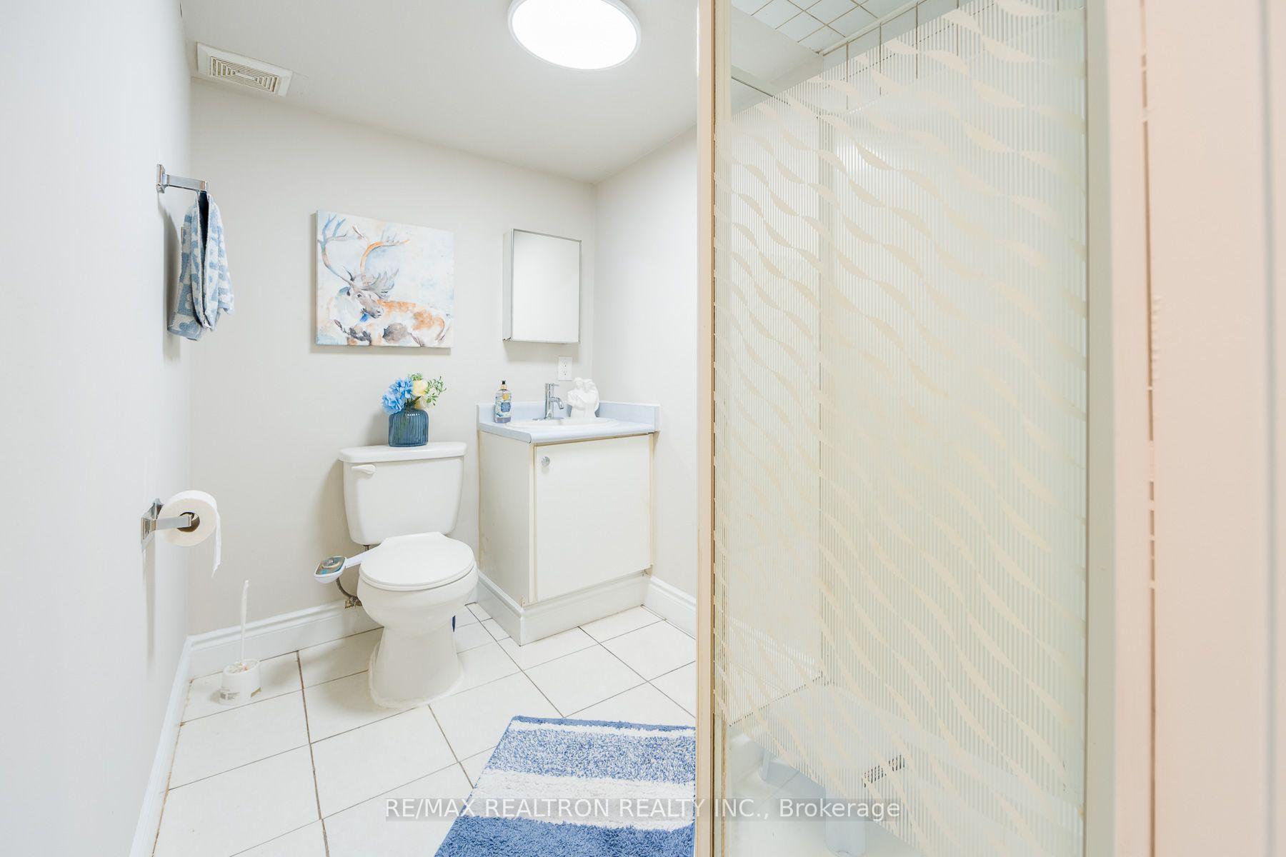 Photo 20 of 1 Heathwood Drive, Brampton, Fletcher's Meadow — HOMEH