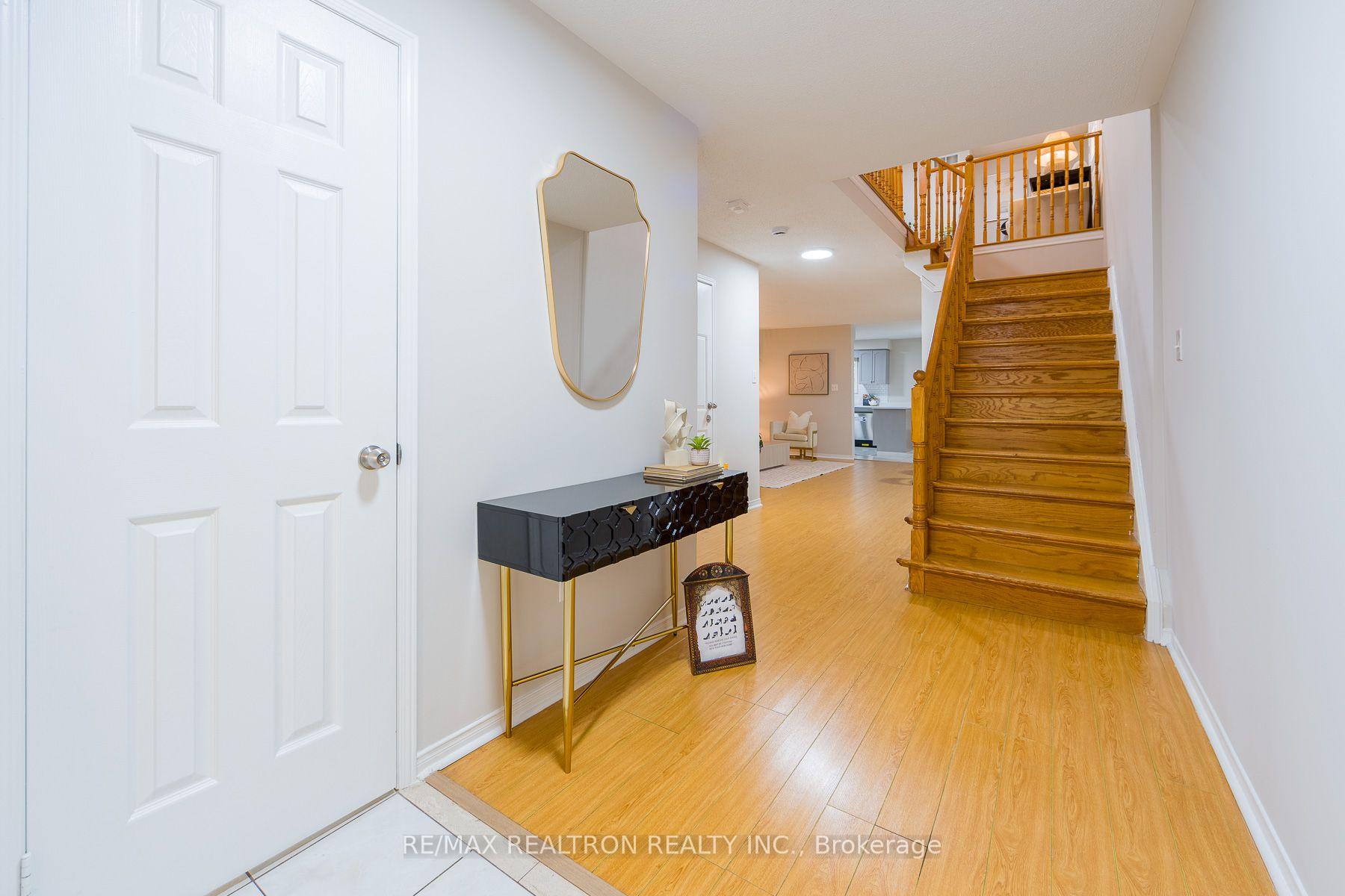 Photo 21 of 1 Heathwood Drive, Brampton, Fletcher's Meadow — HOMEH