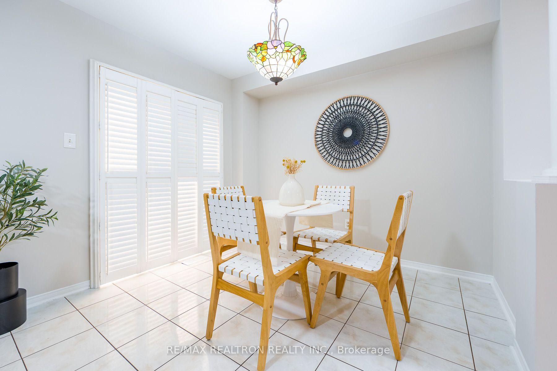 Photo 27 of 1 Heathwood Drive, Brampton, Fletcher's Meadow — HOMEH