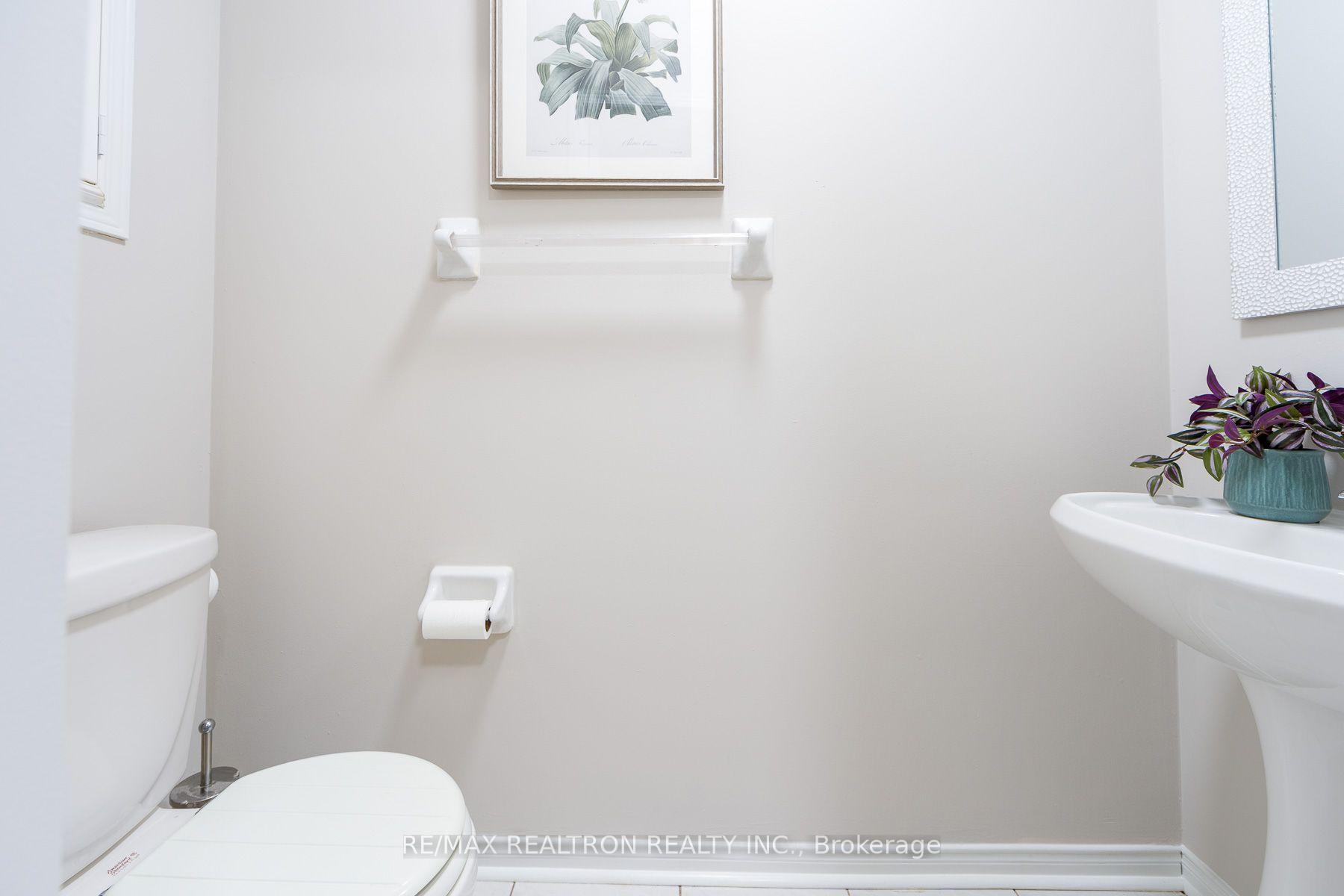 Photo 30 of 1 Heathwood Drive, Brampton, Fletcher's Meadow — HOMEH