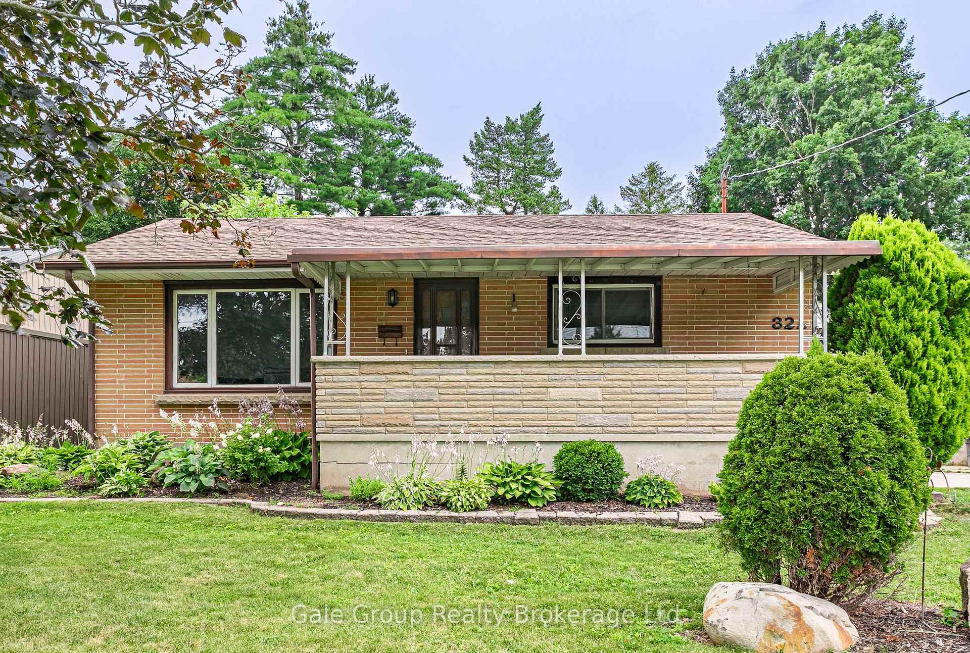 Photo 2 of 32A Glendale Drive, Tillsonburg — HOMEH