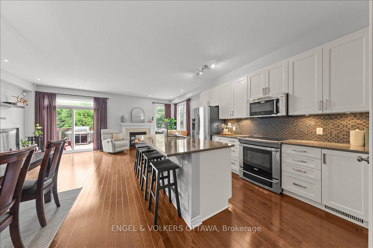 Photo 6 of 520 Rochefort Circle, Ottawa, Avalon West — HOMEH