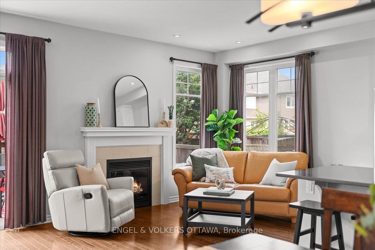Photo 7 of 520 Rochefort Circle, Ottawa, Avalon West — HOMEH