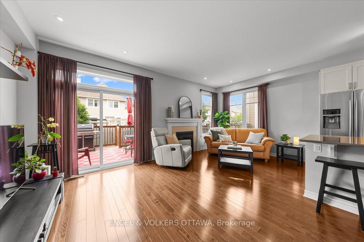 Photo 9 of 520 Rochefort Circle, Ottawa, Avalon West — HOMEH