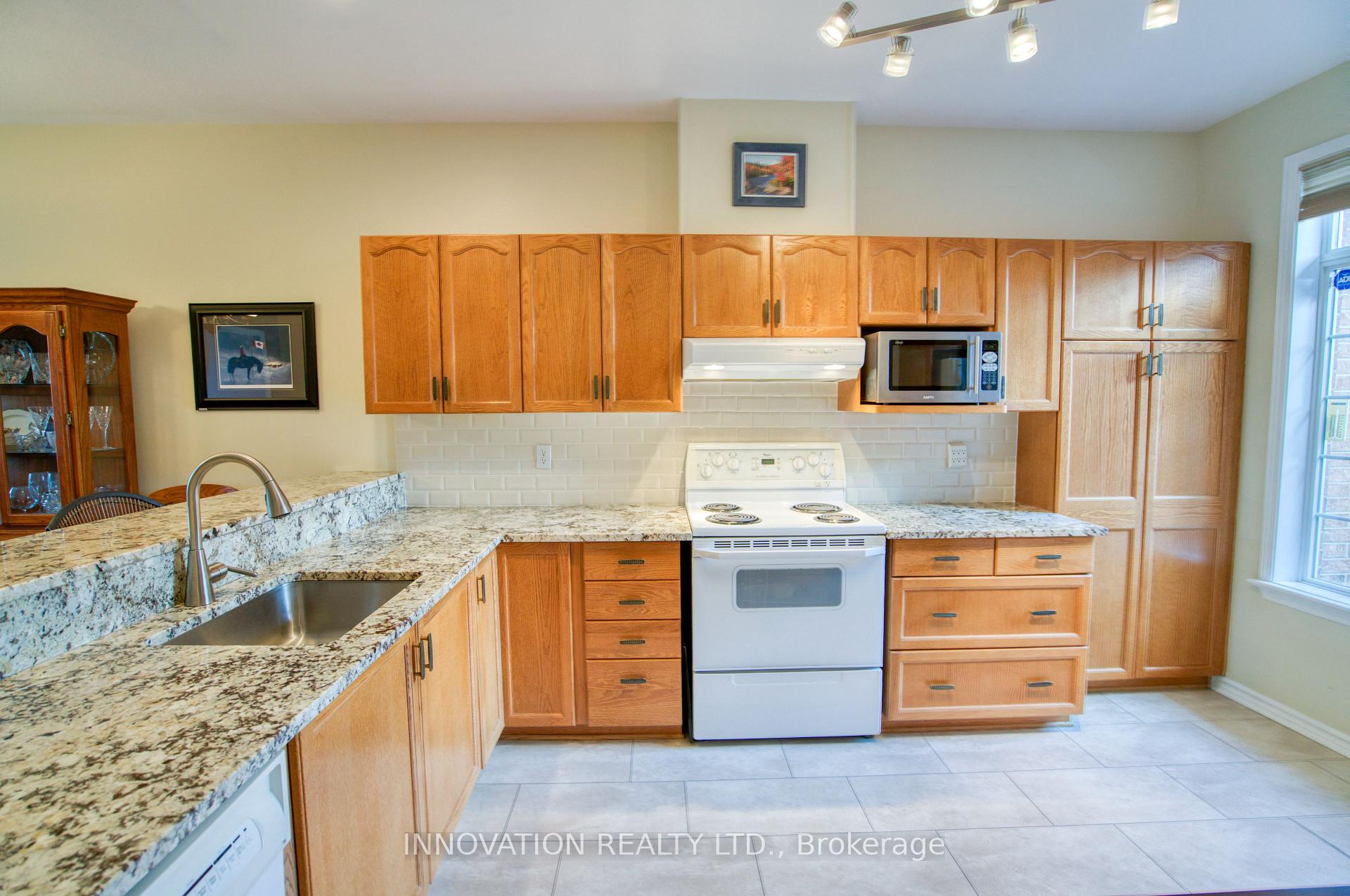 Photo 6 of 27 Eileen Crescent, Ottawa, Stittsville (Central) — HOMEH
