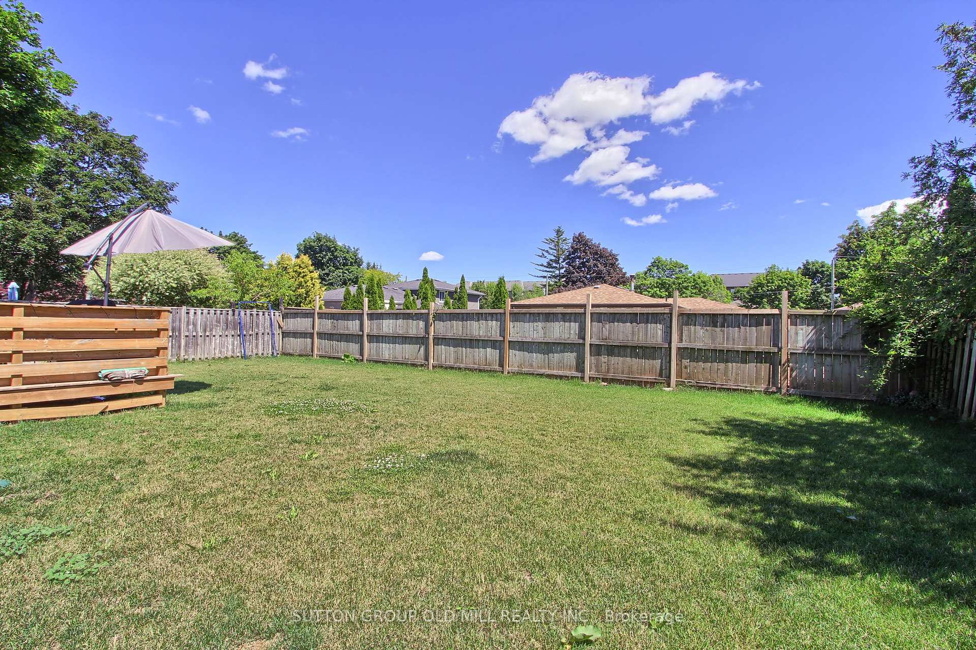 Photo 42 of 23 Moore Park Crescent, Halton Hills, Georgetown — HOMEH