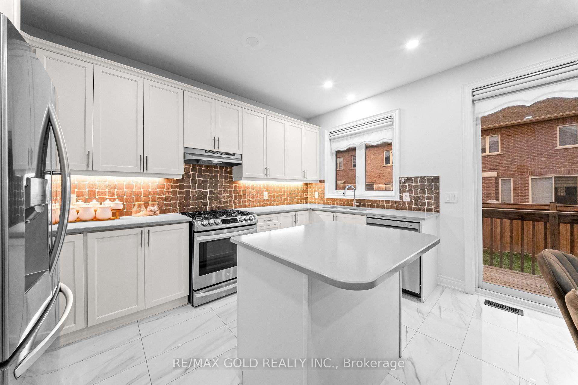 Photo 10 of 11 Sinatra Street, Brampton, Sandringham-Wellington North — HOMEH