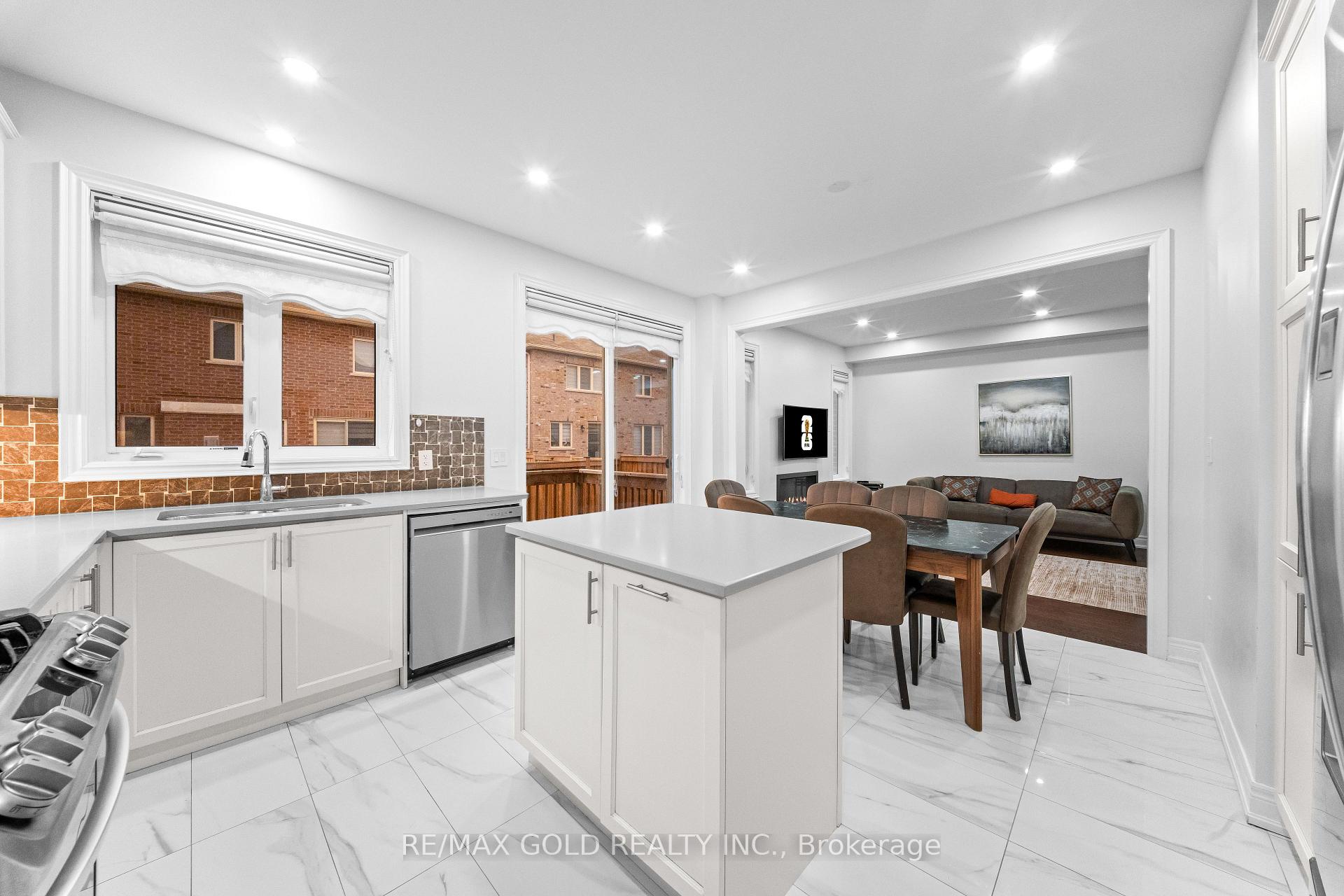 Photo 11 of 11 Sinatra Street, Brampton, Sandringham-Wellington North — HOMEH