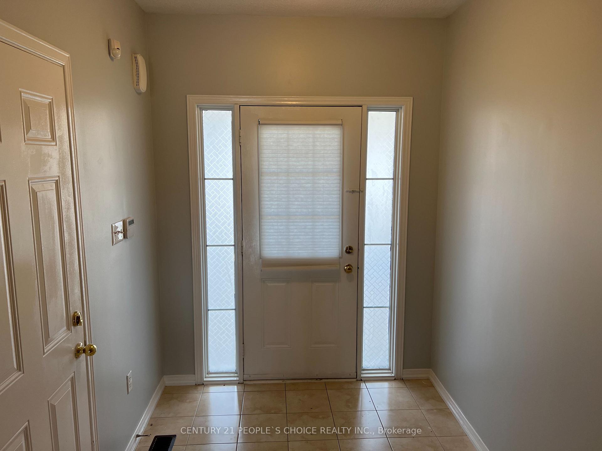 Photo 3 of 88 Delport Close, Brampton, Bram East — HOMEH