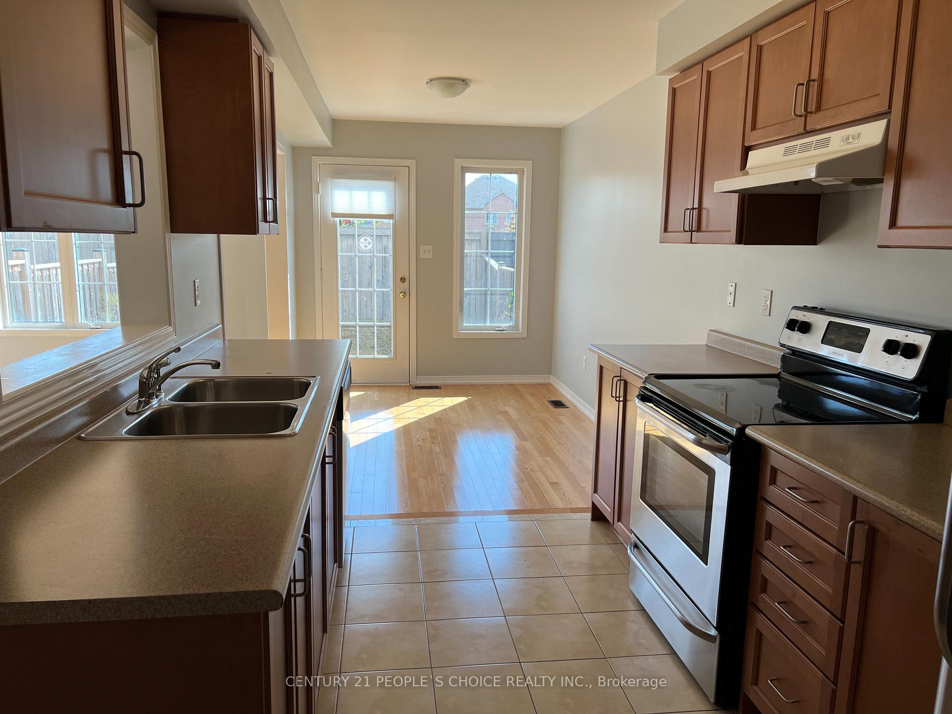 Photo 7 of 88 Delport Close, Brampton, Bram East — HOMEH