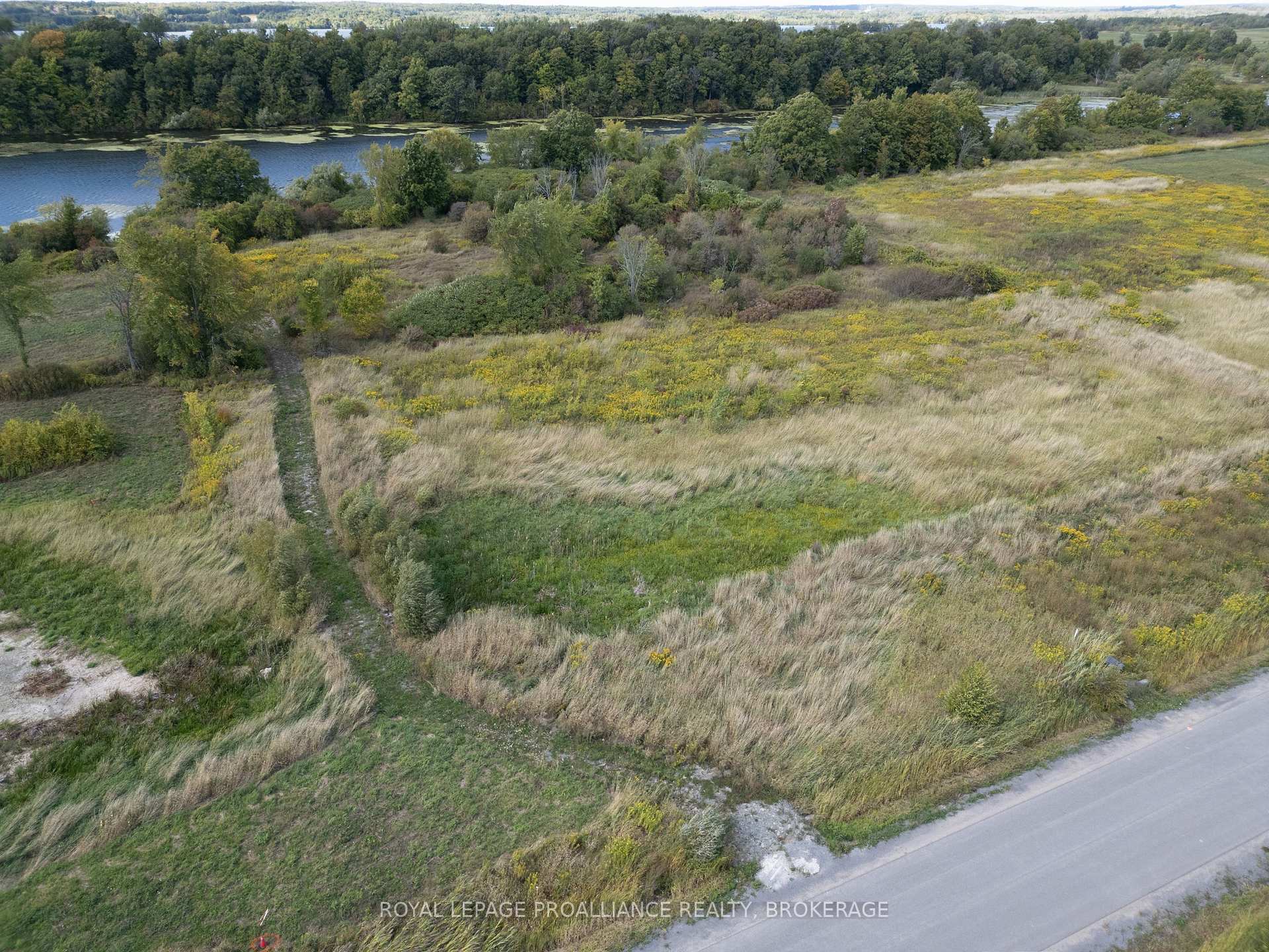 Photo 8 of 114 Hineman Street, Kingston, City North of 401 — HOMEH