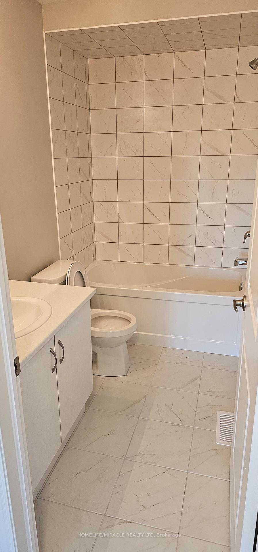 Photo 9 of Unit Lot 61, 111 Pinot Crescent, Hamilton, Fruitland — HOMEH
