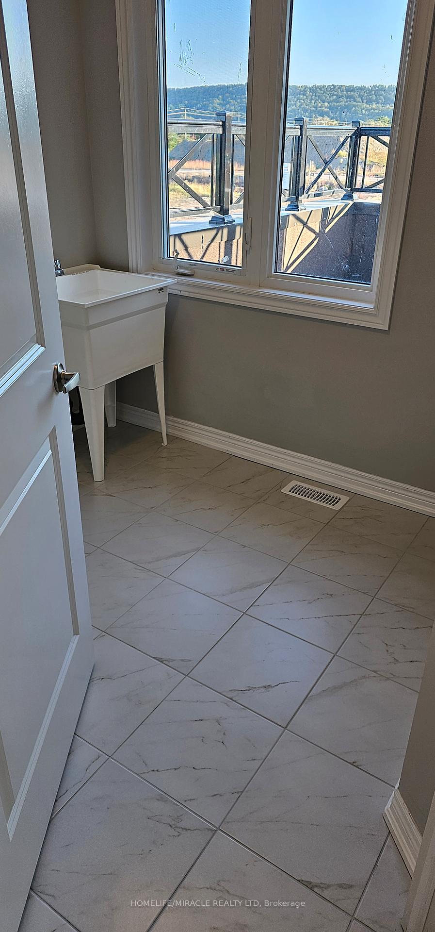 Photo 12 of Unit Lot 61, 111 Pinot Crescent, Hamilton, Fruitland — HOMEH