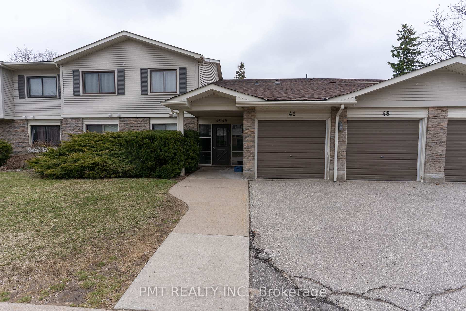Front of Unit 46, 2701 Aquitaine Avenue