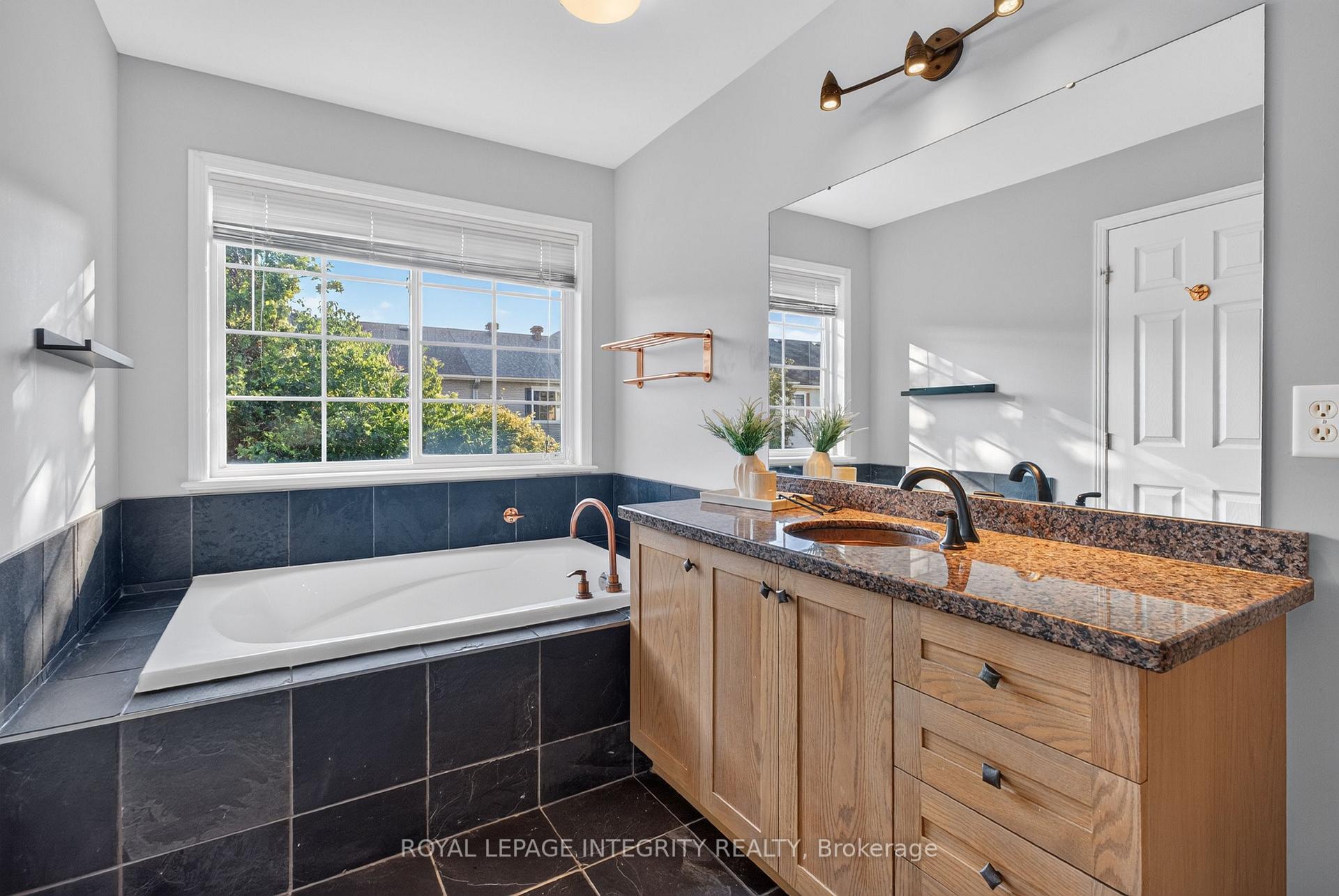 Photo 15 of 640 Kilbirnie Drive, Ottawa, Barrhaven - Stonebridge — HOMEH