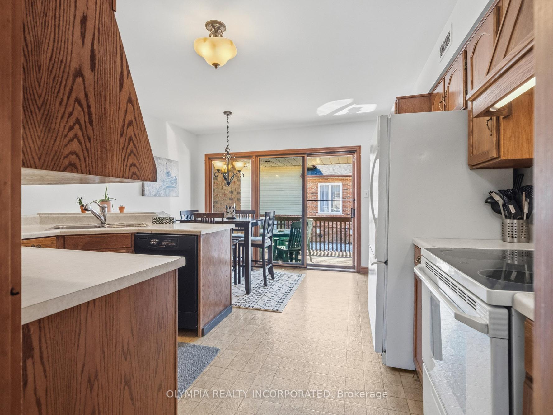 Photo 6 of 3640 Rapids View Drive, Niagara Falls, Chippawa — HOMEH