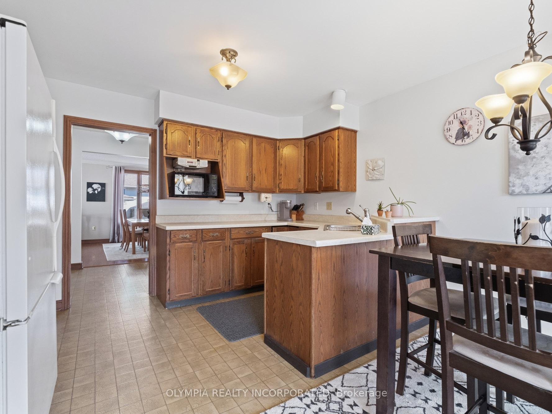 Photo 7 of 3640 Rapids View Drive, Niagara Falls, Chippawa — HOMEH