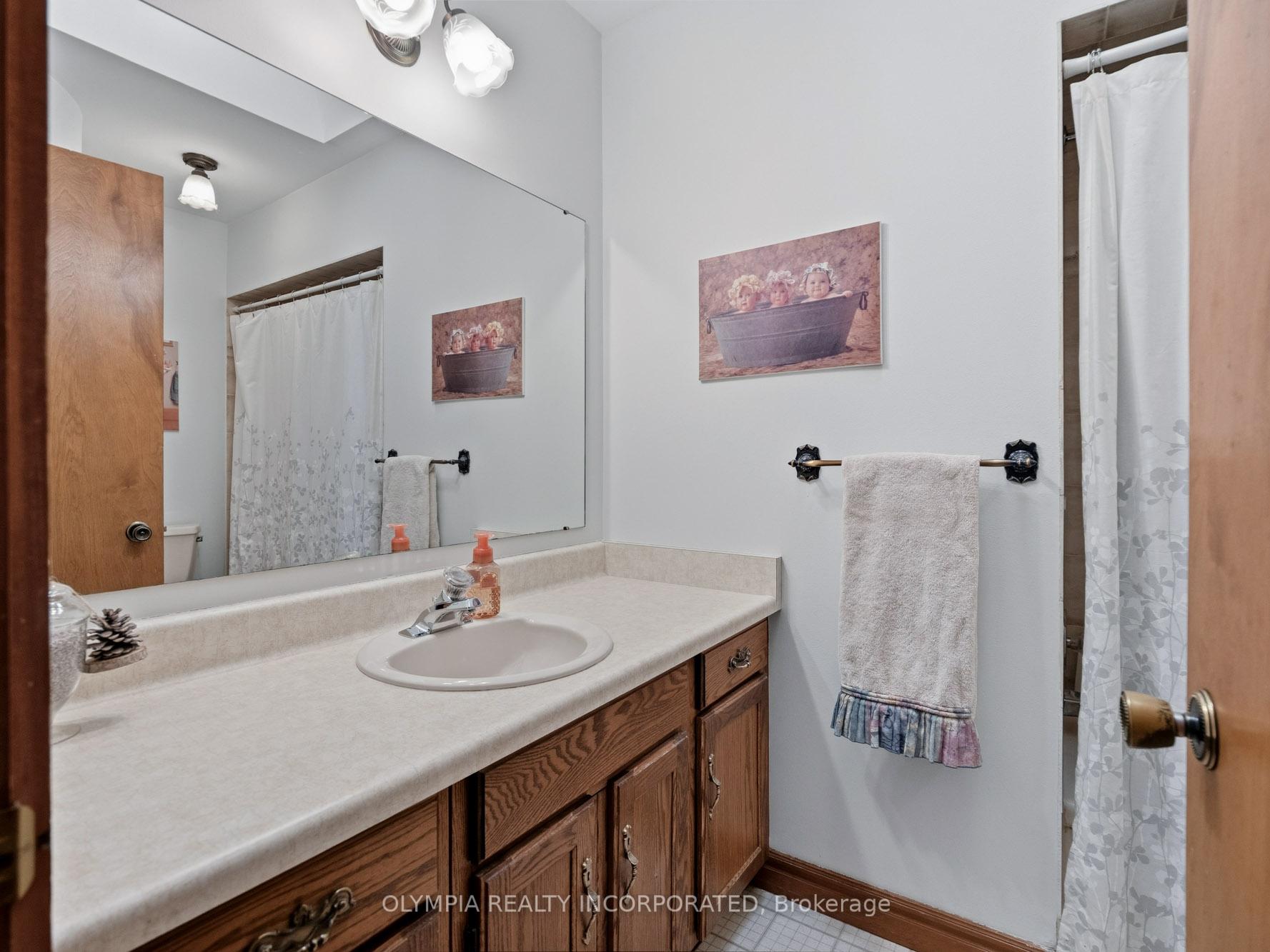 Photo 15 of 3640 Rapids View Drive, Niagara Falls, Chippawa — HOMEH