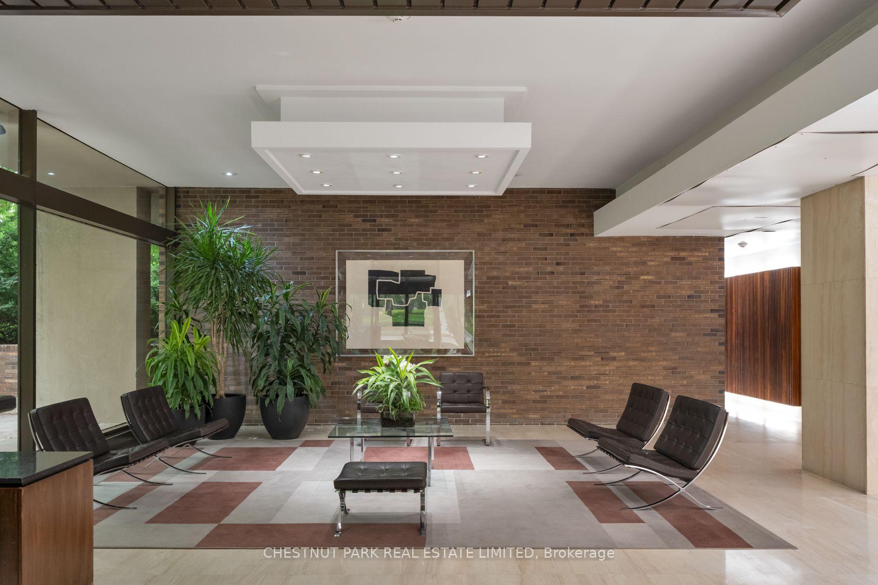 Photo 3 of Unit 501, 10 Avoca Avenue, Toronto, Rosedale-Moore Park — HOMEH