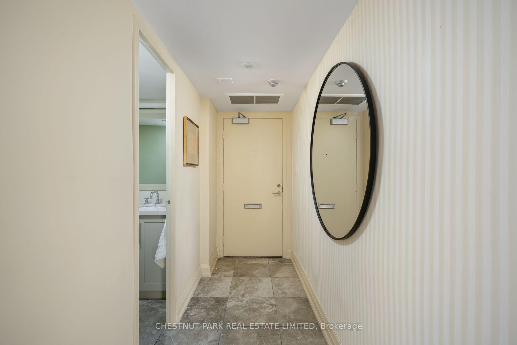 Photo 5 of Unit 501, 10 Avoca Avenue, Toronto, Rosedale-Moore Park — HOMEH