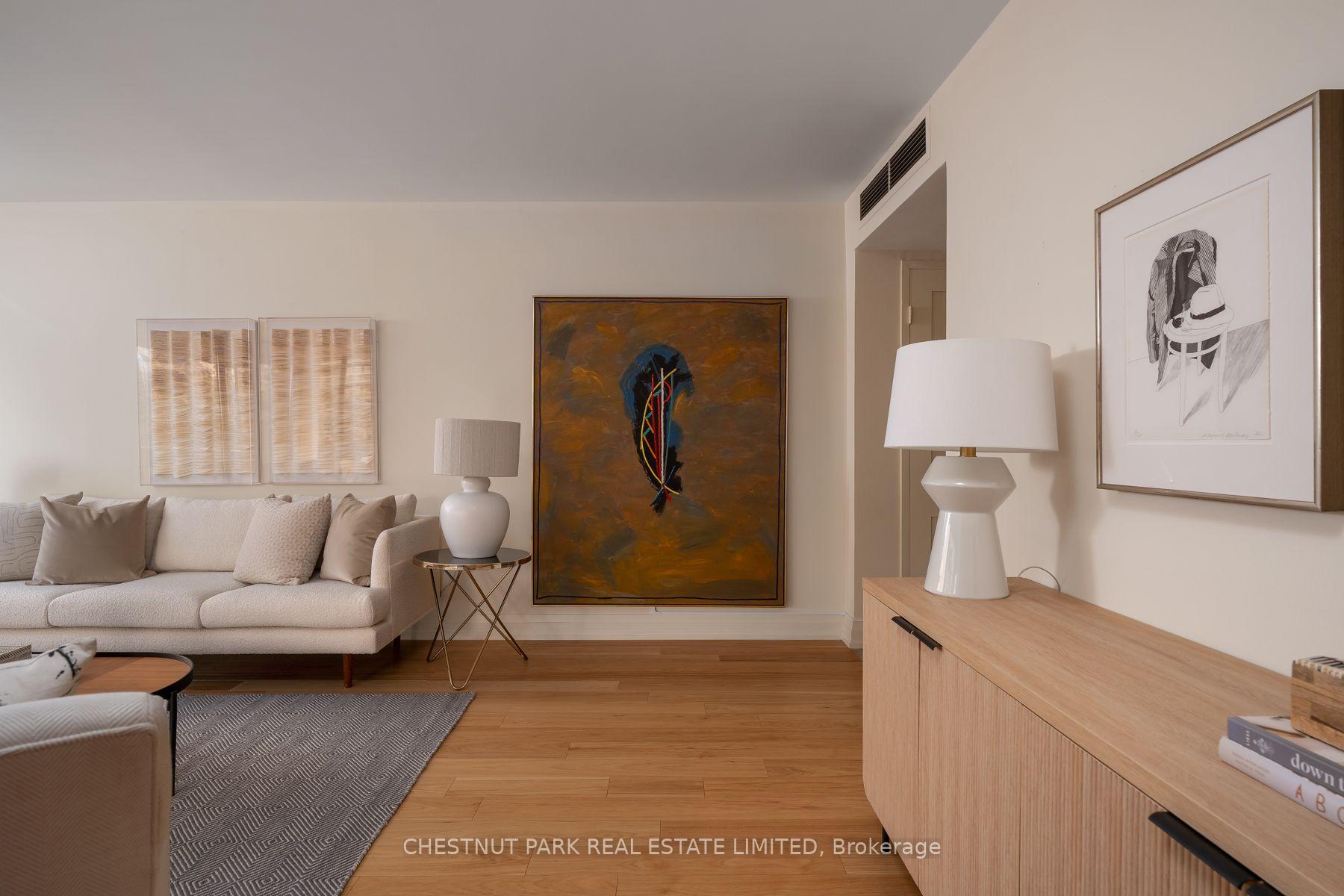 Photo 10 of Unit 501, 10 Avoca Avenue, Toronto, Rosedale-Moore Park — HOMEH