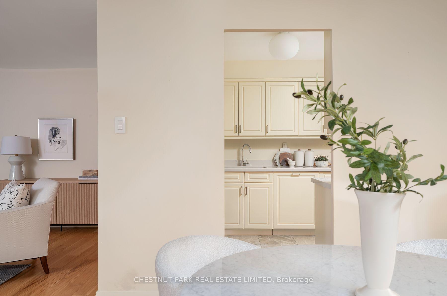 Photo 16 of Unit 501, 10 Avoca Avenue, Toronto, Rosedale-Moore Park — HOMEH