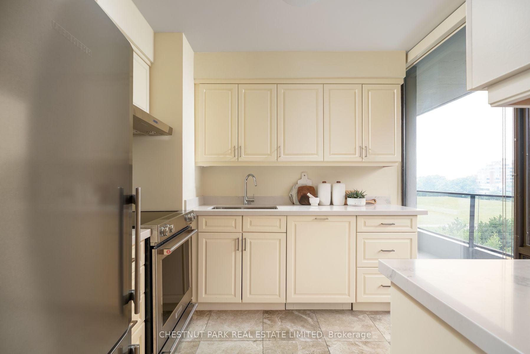 Photo 18 of Unit 501, 10 Avoca Avenue, Toronto, Rosedale-Moore Park — HOMEH