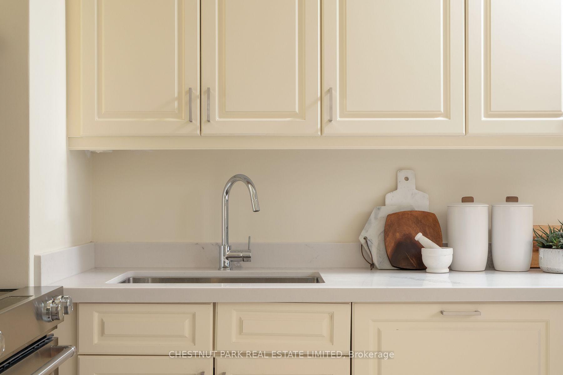 Photo 20 of Unit 501, 10 Avoca Avenue, Toronto, Rosedale-Moore Park — HOMEH