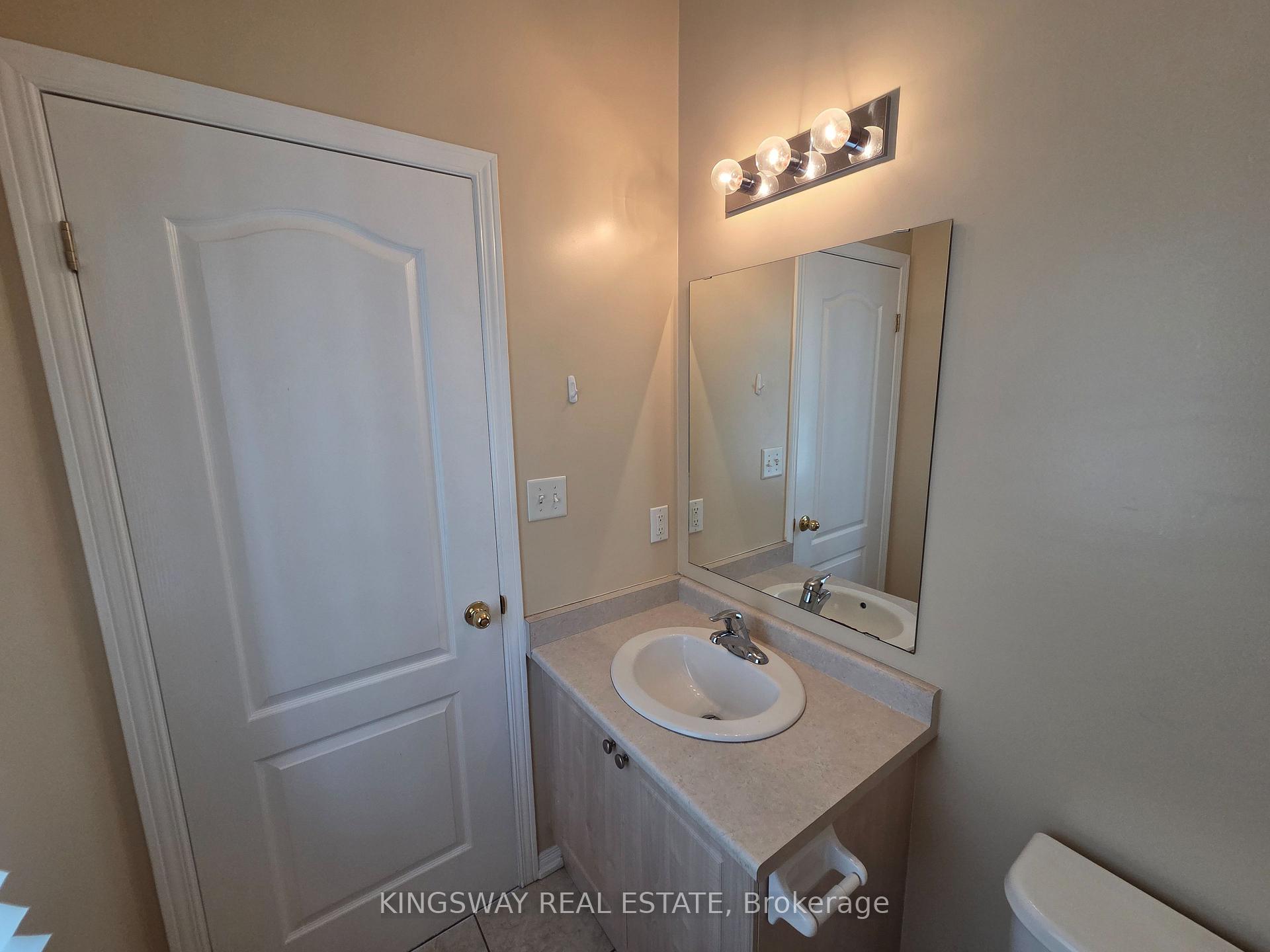 Photo 39 of 28 Tidemore Heights, Hamilton, Lakeshore — HOMEH