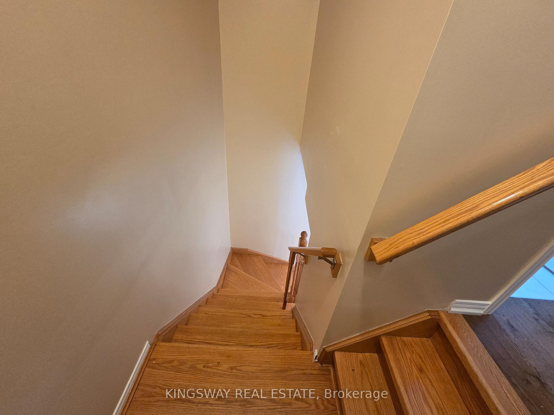 Photo 41 of 28 Tidemore Heights, Hamilton, Lakeshore — HOMEH