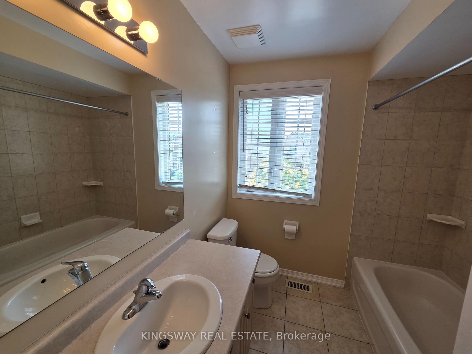 Photo 42 of 28 Tidemore Heights, Hamilton, Lakeshore — HOMEH
