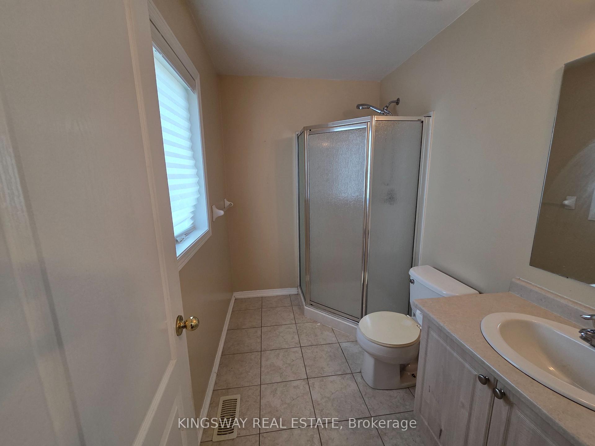 Photo 46 of 28 Tidemore Heights, Hamilton, Lakeshore — HOMEH