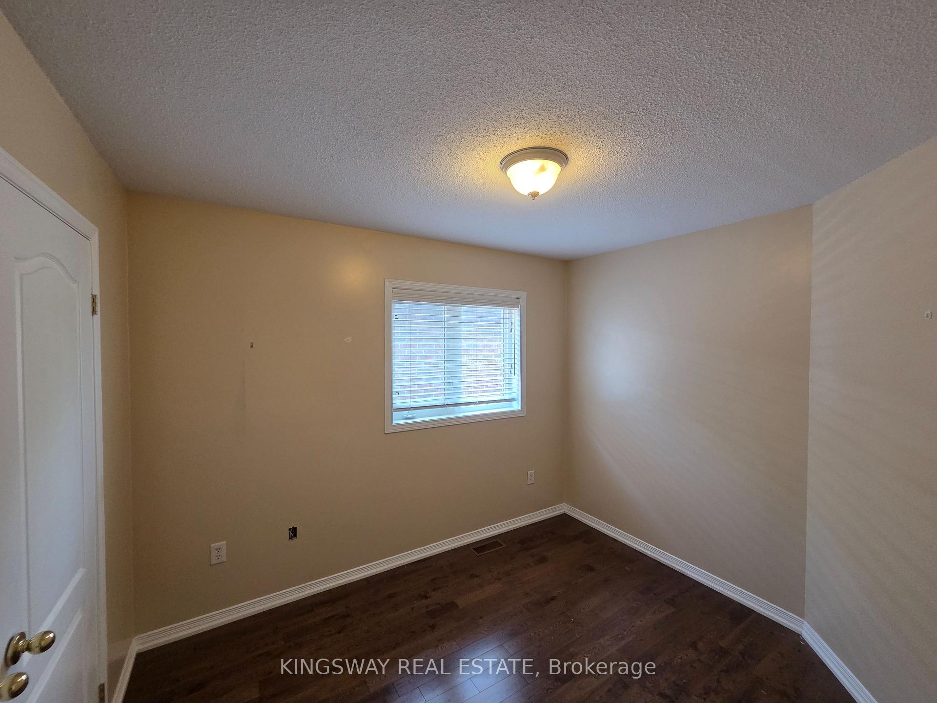Photo 49 of 28 Tidemore Heights, Hamilton, Lakeshore — HOMEH
