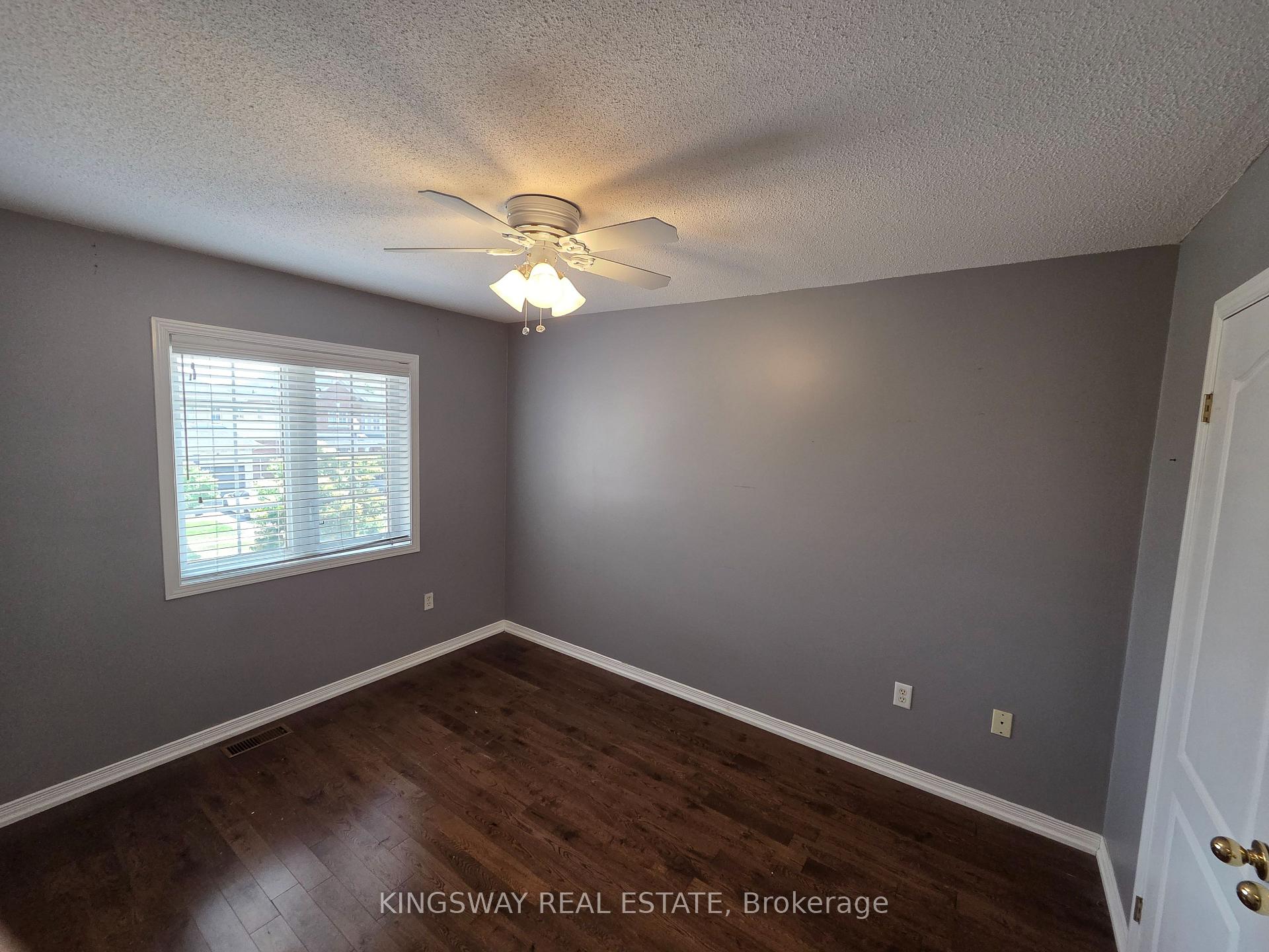 Photo 51 of 28 Tidemore Heights, Hamilton, Lakeshore — HOMEH