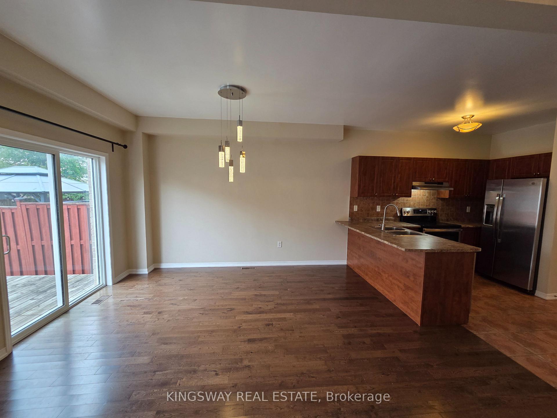 Photo 11 of 28 Tidemore Heights, Hamilton, Lakeshore — HOMEH