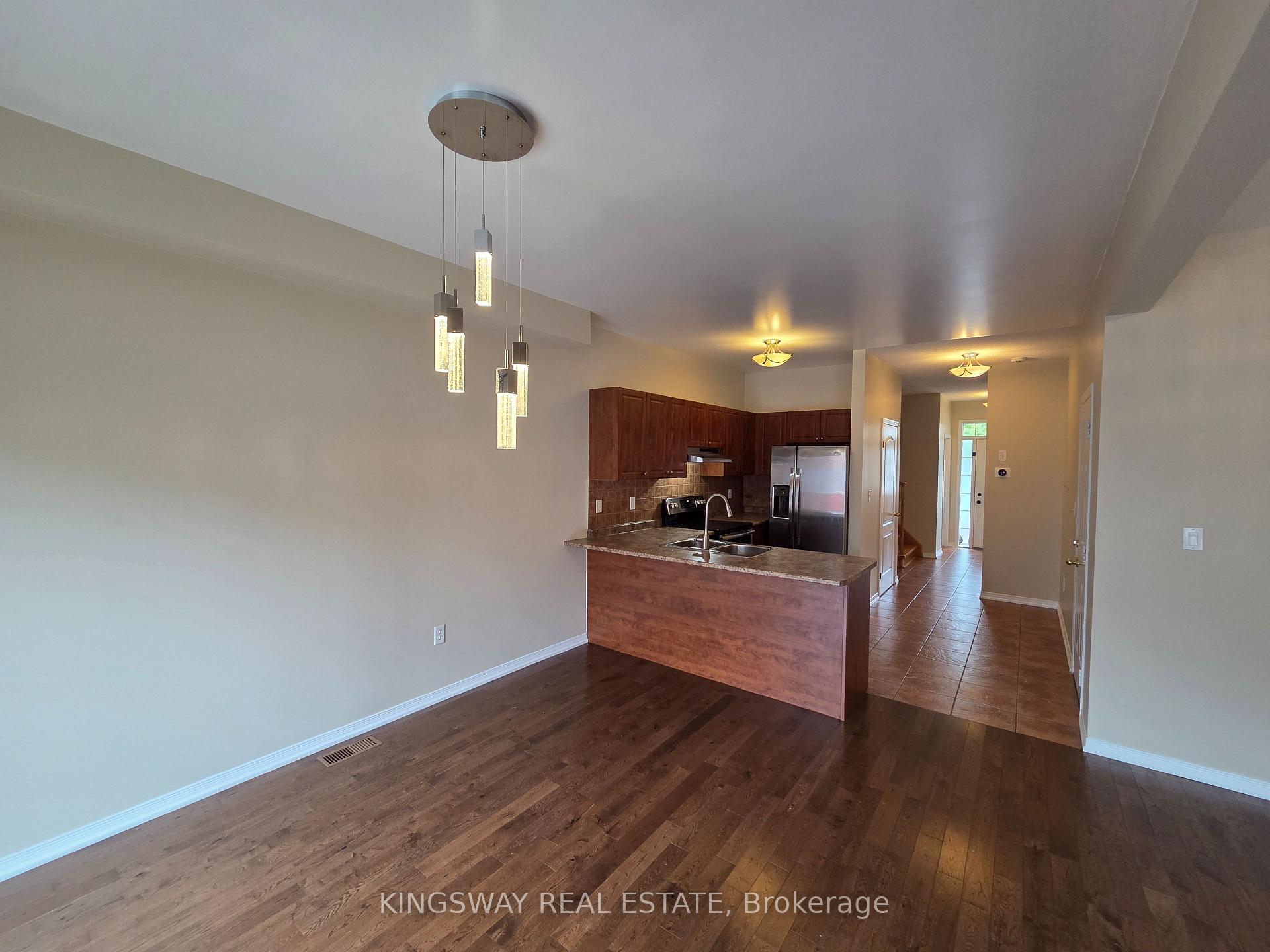 Photo 12 of 28 Tidemore Heights, Hamilton, Lakeshore — HOMEH
