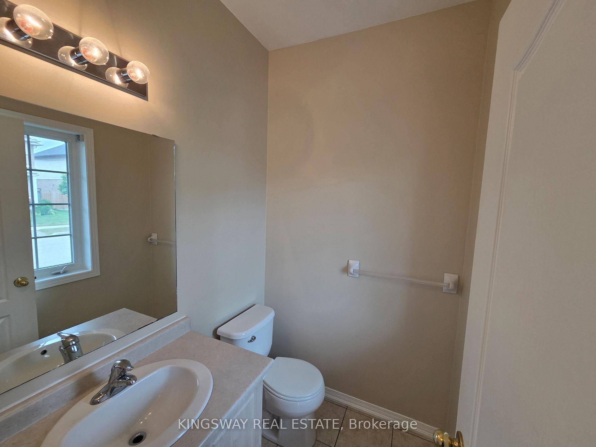 Photo 16 of 28 Tidemore Heights, Hamilton, Lakeshore — HOMEH