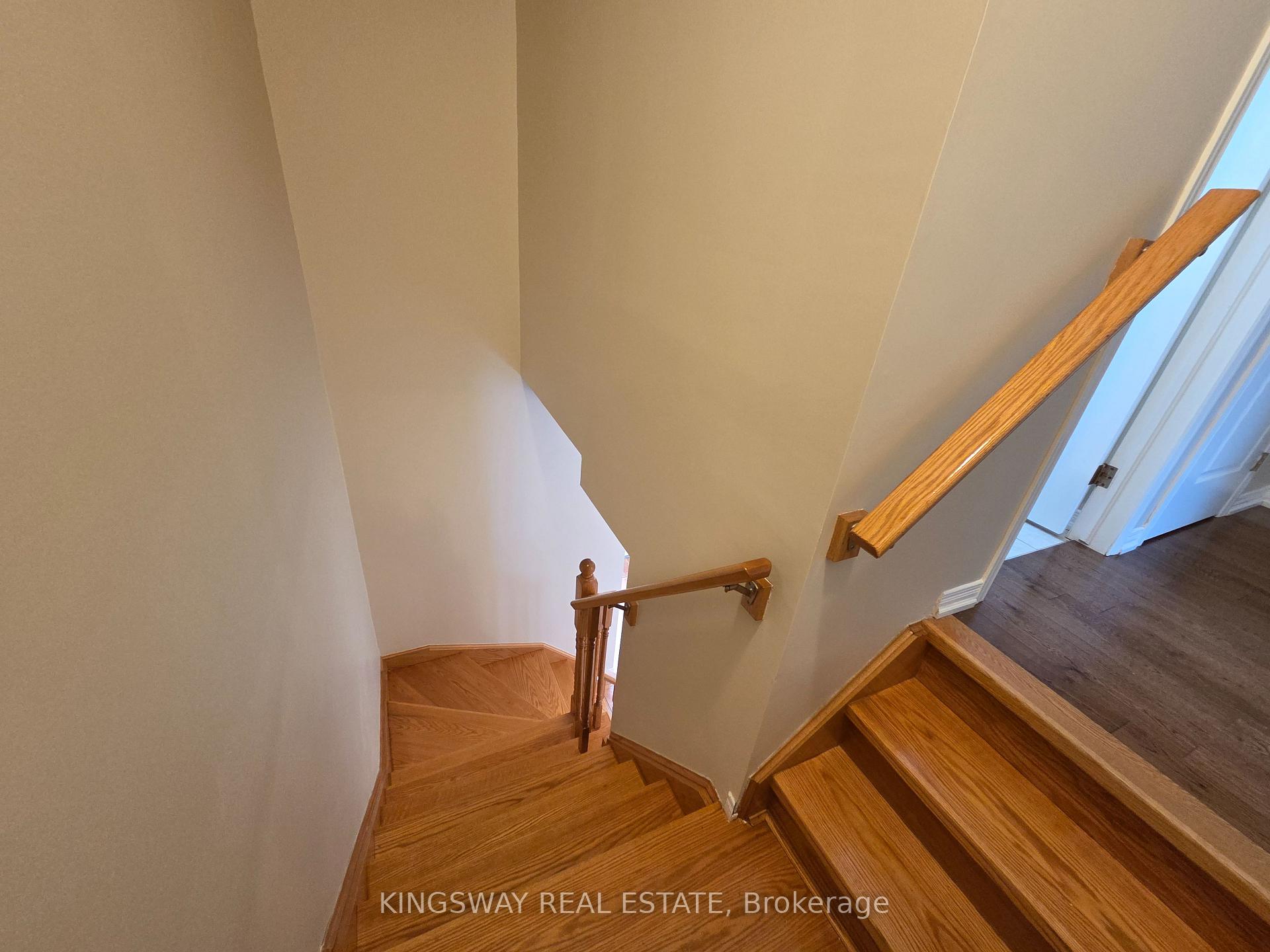 Photo 18 of 28 Tidemore Heights, Hamilton, Lakeshore — HOMEH
