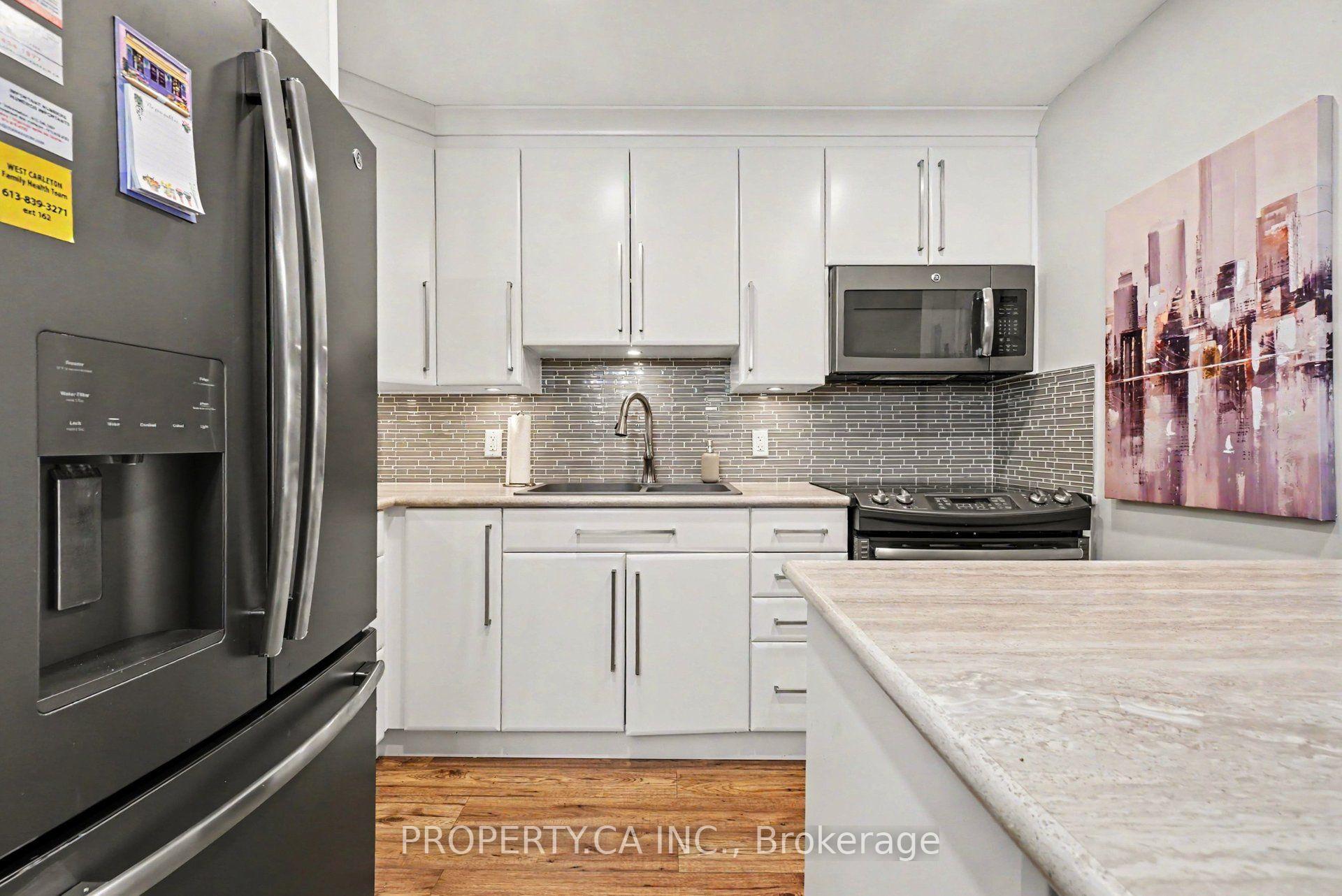 Photo 14 of Unit 805, 158A McArthur Avenue, Ottawa, Vanier — HOMEH